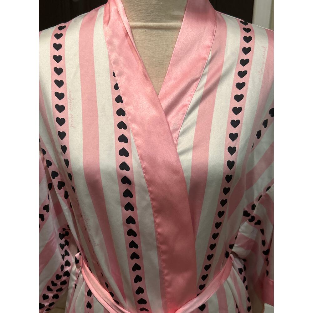 Victoria's Secret Pink and White Black Hearts Robe - Picture 2 of 9